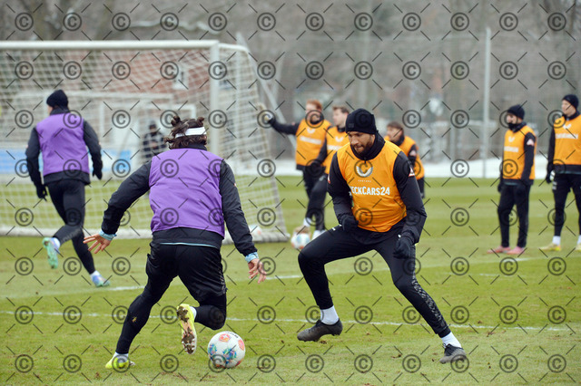 RGE_7560b | Hertha BSC, 2.Bundesliga, Herren, Training, Saison 2025/26, im Bild von li. Fabian Reese ( Hertha BSC ),  John Anthony Brooks ( Hertha BSC )   Fotograf:  Ralf Gebhardt - Realisiert mit Pictrs.com