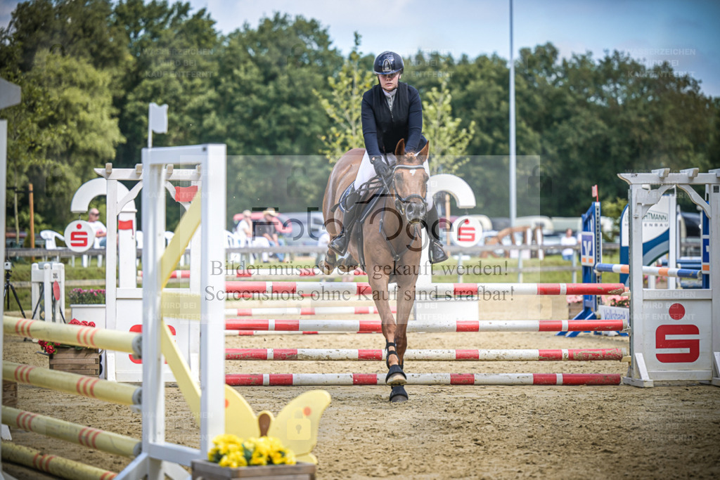 DOS_0133 | Entdecke hochwertige Reitturnierfotos von Foto Oger. Professionell, emotional und authentisch – jetzt Lieblingsmomente im Shop bestellen. - Realisiert mit Pictrs.com