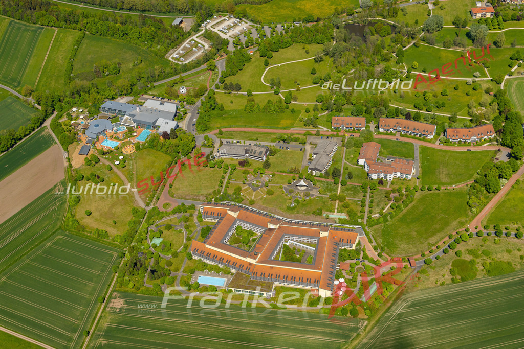 Aktuelles Luftbild von Kurpark Bad Rodach - Die Luftaufnahme wurde 2022 mittels UL-Flugzeug erstellt ( keine Drohne ) - hochauflösende Kamera-Systeme von  Canon -Beste Qualität - Für grossformatige Ausdrucke geeignet. Die Geschenkidee !
