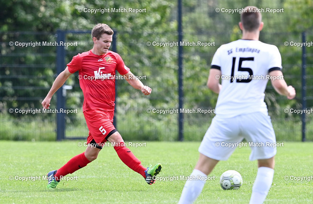 Fussball Verbandsliga 2021/2022: Testspiel SG Empfingen - FC Holzhausen | Fussball  Verbandsliga / Landesliga  2021/2022    03.07.2021TestspielSG Empfingen - FC HolzhausenNils Schuon (FC Holzhausen) am BallFOTO: ULMER PressebildagenturxxNOxMODELxRELEASExx