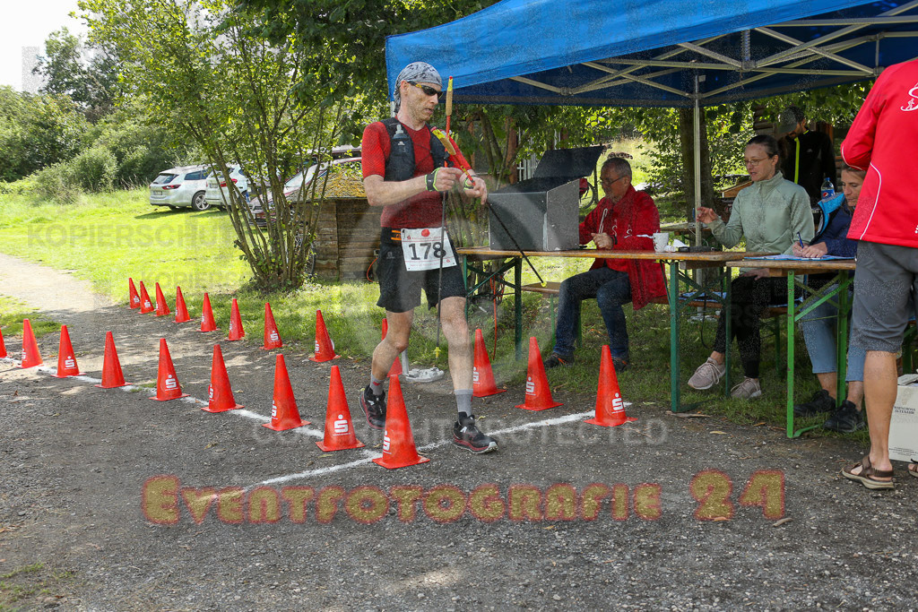 230826_1334_EX1_0761 | Sportfotografie im Rhein-Sieg Kreis, Köln, Bonn, NRW, Rheinland Pfalz, Hessen, etc. Unser Tätigkeitsfeld umfasst den Laufsport vom Volkslauf über den Marathon, Duathlon, Triathon bis zum Ultralauf wie Kölnpfad Ultra oder Schindertrail.