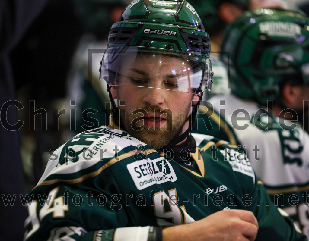 2026-02-20_073_TSV_Erding_gegen_Deggendorfer_SC | Erding, Deutschland, 20.02.2026:Eishockey, Oberliga Süd 2025 / 2026, 49. Spieltag, TSV Erding gegen Deggendorfer SC, Endergebnis: 4:1Markus Eberhardt (Erding Gladiators, #94)Foto: Christian Riedel / fotografie-riedel.net
