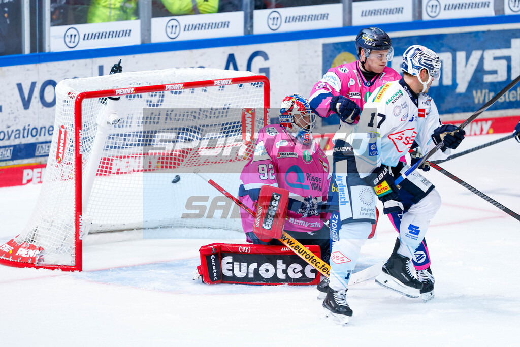 Eishockey | Andreas Jenike und Lance Bouma - © Sportfoto-Sale (Jan Brüggemann) - Realisiert mit Pictrs.com