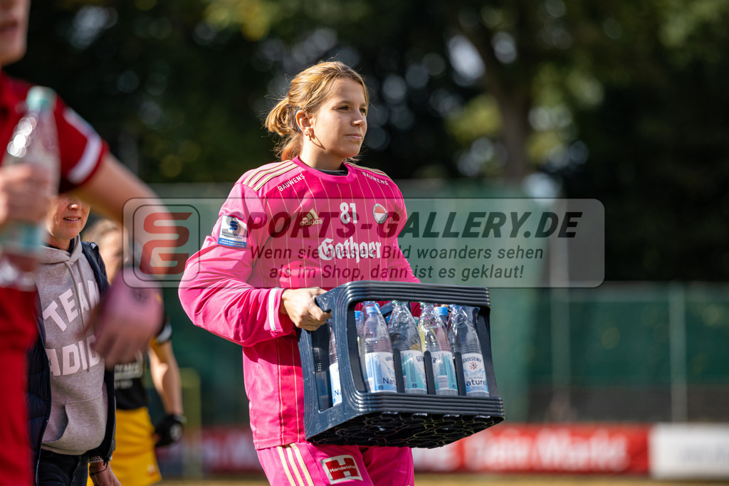 SFE_20221008_0099 | 1. Bundesliga Hockey Damen Rot-Weiss Köln - Harvestehuder THC am 08.10.2022 in Köln (KTHC Stadion Rot-Weiss Köln Tennis and Hockey Club), Photo: Stephan Fehrmann 2022 (Sports-Gallery),Sielaff Maja ( Torfrau Rot-Weiss Köln #81 )