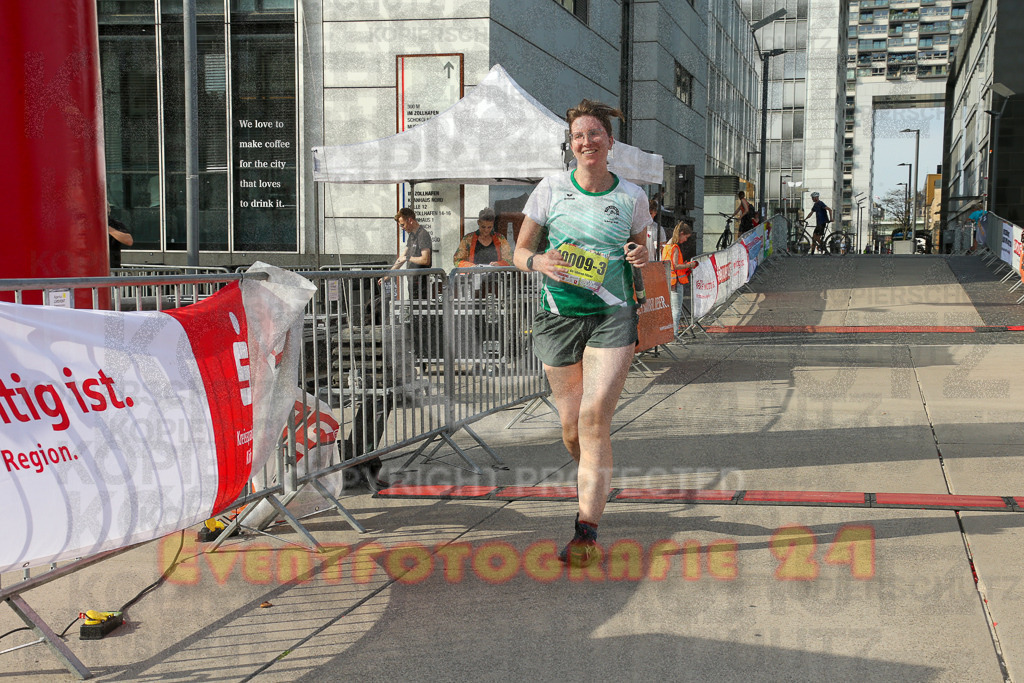 250920_1557_EX1_0865 | Sportfotografie im Rhein-Sieg Kreis, Köln, Bonn, NRW, Rheinland Pfalz, Hessen, etc. Unser Tätigkeitsfeld umfasst den Laufsport vom Volkslauf über den Marathon, Duathlon, Triathon bis zum Ultralauf wie Kölnpfad Ultra oder Schindertrail.