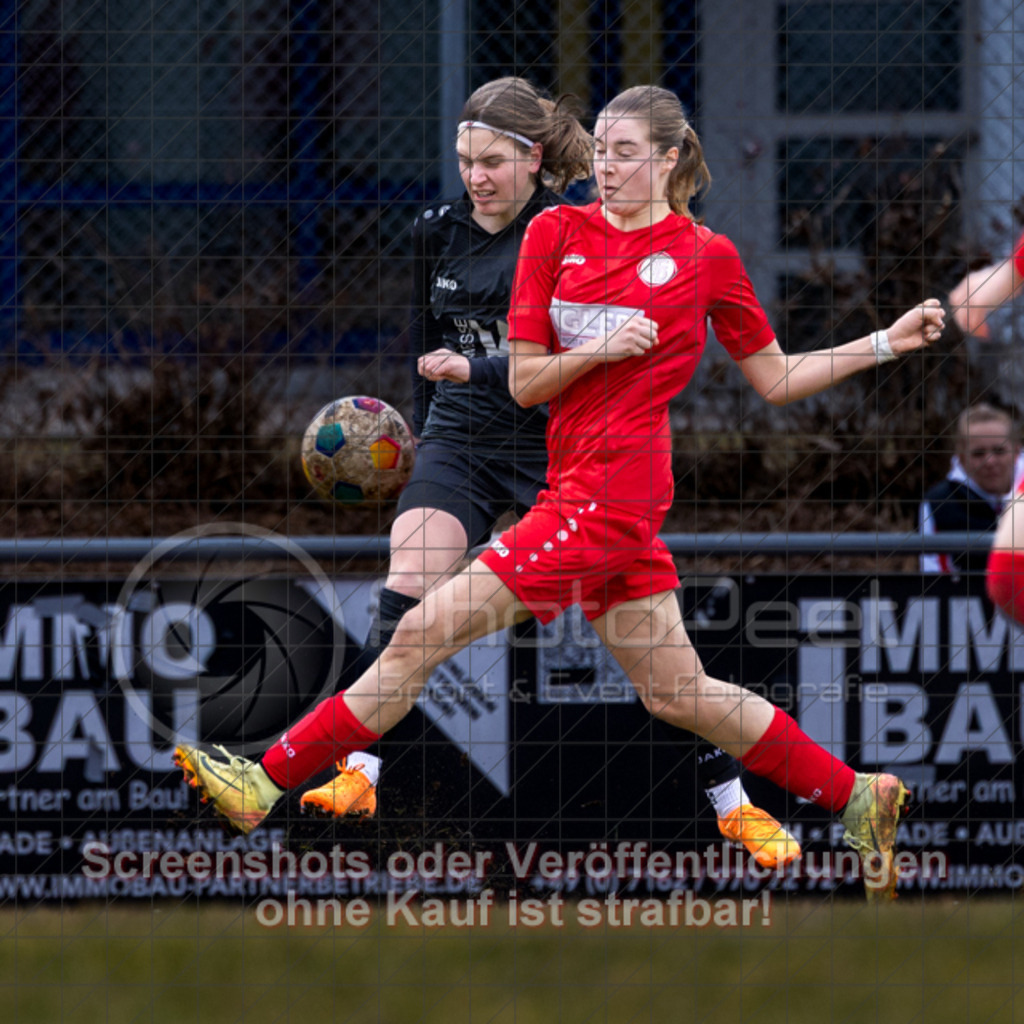 20250223_142219_0626-2 | Larissa Wiedmann (1.FC Donzdorf #03),1.FC Donzdorf (rot) vs. TSV Tettnang (schwarz), Fussball, Frauen-WFV-Pokal Achtelfinale, Saison 2024/2025, Rasenplatz Lautertal Stadion, Süßener Straße 16, 73072 Donzdorf, 23.02.2025 - 13:00 Uhr,Foto: PhotoPeet-Sportfotografie/Peter Harich