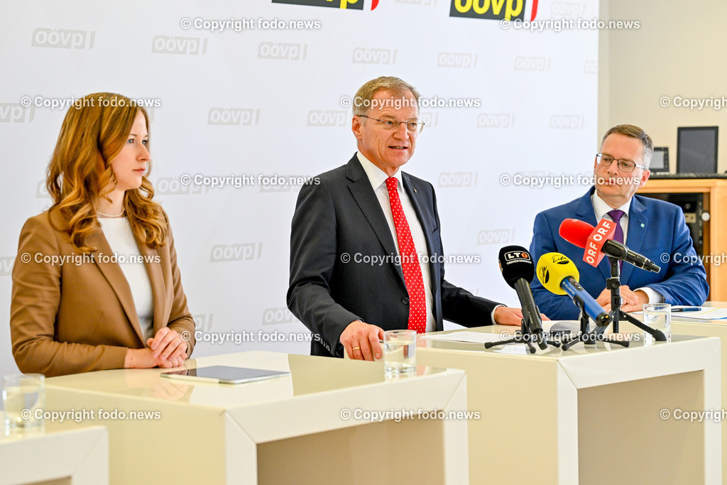 Pressekonferenz OeVP Oberoesterreich_ OOeVP-Kandidatenteam für die Nationalratswahl 2024_ 01.07.2024-31 | 01.07.2024, Linz, AUT, Pressekonferenz OeVP Oberoesterreich, OOeVP-Kandidatenteam für die Nationalratswahl - Stark fuer Oberoesterreichs Interessen, im Bild Claudia Plakolm (VP, Staatssekretaerin im Bundeskanzleramt fuer Jugendangelegenheiten und Zivildienstagenden), LH Thomas Stelzer (VP, Landeshauptmann Ooe), August Woeginger (VP, Klubobmann OeVP Parlamentsklub) 