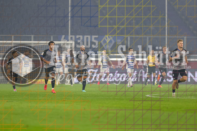 MSV Duisburg vs SV Waldhof Mannheim - 3. Liga | Duisburg, Deutschland, 07.11.25:   Terrence Boyd (SV Waldhof Mannheim) Torjubel, jubelt mit seiner Mannschaft nach dem Treffer zum 2:1 waehrend des Spiels der 3. Liga MSV Duisburg vs SV Waldhof Mannheim in der schauinsland-reisen-arena(Foto von Brauer-Fotoagentur / Adrian Schlueter)
