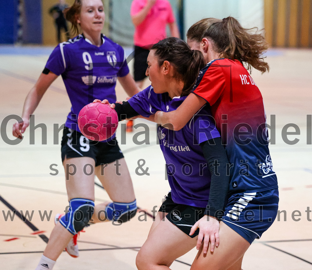 2022-11-19_052_SpVgg_Altenerding_gegen_HC_Donau-Paar | Erding, Deutschland, 19.11.2022:
Handball, Bezirksoberliga Frauen Altbayern 2022 / 2023, 5. Spieltag, SpVgg Altenerding gegen HC Donau/Paar, Endergebnis: 22:33

Katharina Künstner (SpVgg Altenerding, #3), Marion Hederer (HC Donau/Paar, #6)

Foto: Christian Riedel / fotografie-riedel.net