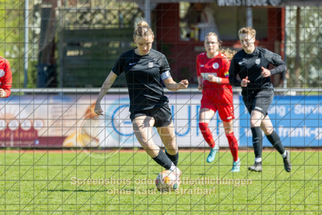 20250406_142349_0228 | #,1.FC Donzdorf (rot) vs. SV Jungingen (schwarz), Fussball, Frauen-Verbandsliga Württemberg, 16. Spieltag, Saison 2024/2025, Rasenplatz Lautertal Stadion, Süßener Straße 16, 73072 Donzdorf, 06.04.2025 - 13:00 Uhr,Foto: PhotoPeet-Sportfotografie/Peter Harich