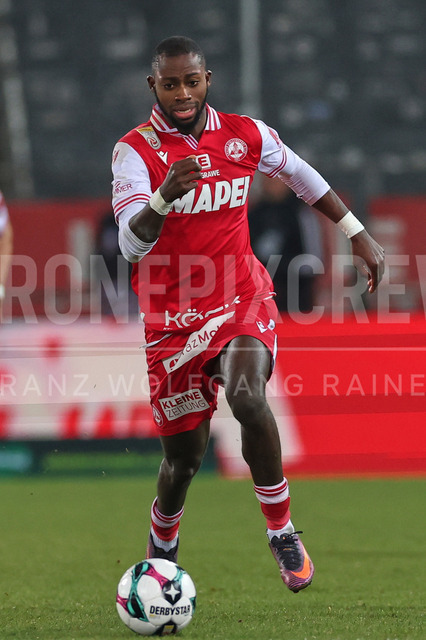 Austrian Bundesliga: Grazer AK 1902 vs LASK | GRAZ, AUSTRIA, 13.DEC.25 - SOCCER - ADMIRAL Bundesliga, Grazer AK 1902 vs LASK. The image shows Sadik Fofana (GAK).
