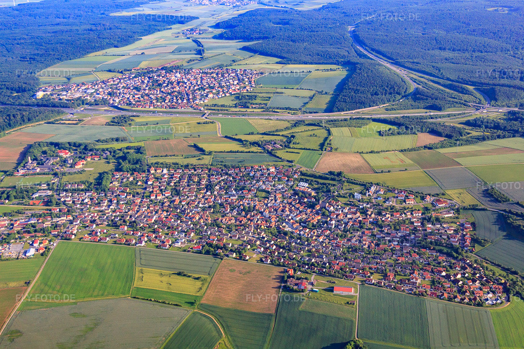 Luftbild: Ortsansicht von Norden (Hinter der A3 Kist) in Eisingen im Bundesland Bayern in Deutschland. Foto: IMG_66226.jpg vom 30.05.2014 durch Werner Riehm/FLY-FOTO.de