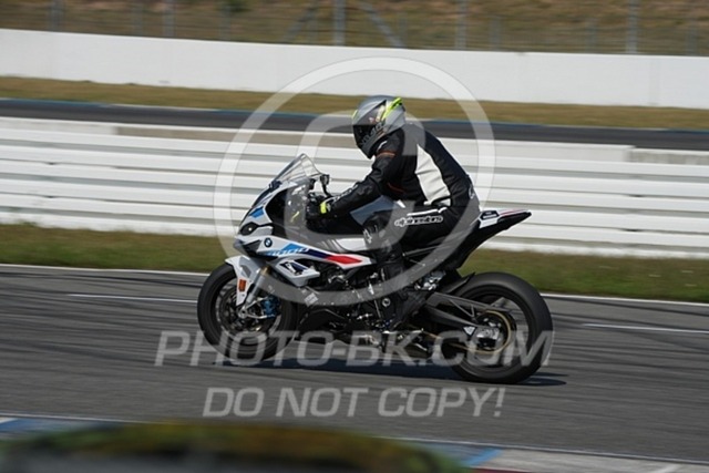 2024_09_01_PBK_34098 | Sportfotografie; SlowMotion; Video; Rennstrecke; Hafeneger; Speer; Racing; RSE; BMW; CBO; Trackday; Motorsportarena; Hockenheimring; Brno; Most; Barcelona; Valencia