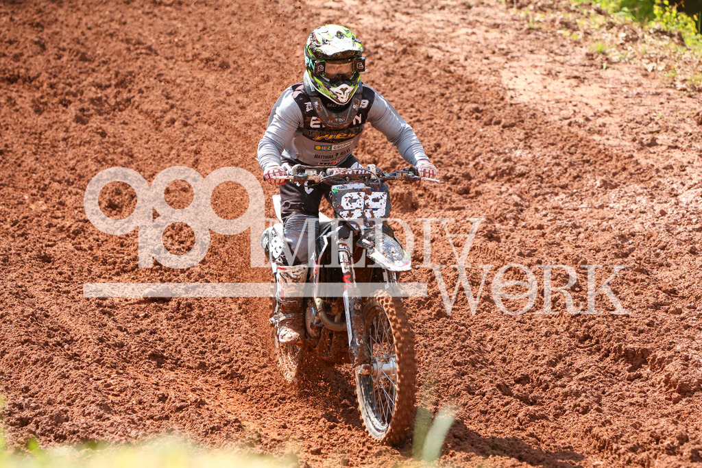 5E6A9972 | 989 MEDIAWORK