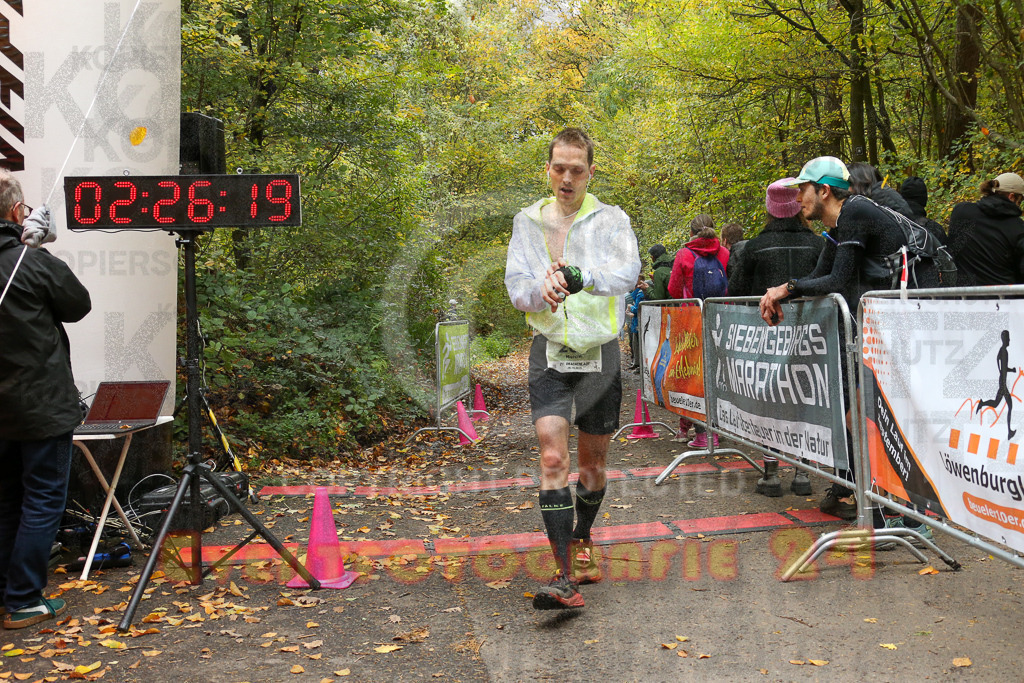 251026_1227_EX1_0456 | Sportfotografie im Rhein-Sieg Kreis, Köln, Bonn, NRW, Rheinland Pfalz, Hessen, etc. Unser Tätigkeitsfeld umfasst den Laufsport vom Volkslauf über den Marathon, Duathlon, Triathon bis zum Ultralauf wie Kölnpfad Ultra oder Schindertrail.