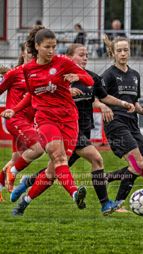 20250426_141358_0183-Bearbeitet | #,1.FC Donzdorf (rot) vs. FC Wittlingen (schwarz), Fussball, EnBW-Oberliga B -Juniorinnen, 20. Spieltag, Saison 2024/2025, Rasenplatz, Lautertal Stadion, Süßener Straße 16, 73072 Donzdorf, 26.04.2025 - 14:00 Uhr,Foto: PhotoPeet-Sportfotografie/Peter Harich