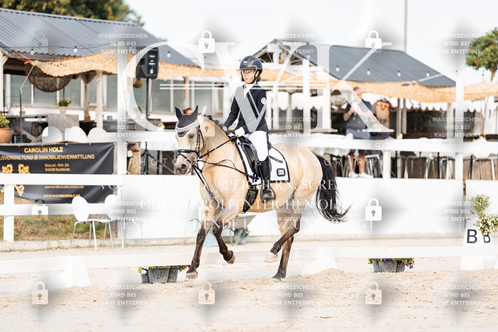 CK904270 | Turnierfotografie Pferdefotografie Trier Rheinland-Pfalz Pferdesport Reitsport Tierfotografie Sportfotografie Pferdevideo Pferdevideografie Equestrianvideography equestrianphotography  - Realisiert mit Pictrs.com