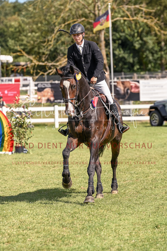 Schugtsche-Düren.2024-09.Springprf.L-230 | Schugtsche Fotografie - Realisiert mit Pictrs.com