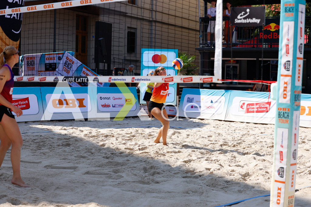 Obi BeachTour 2026 - Basel | BASEL, SWITZERLAND - JULY 18: ELIN SHANA KLUSER (SUI) during the Obi BeachTour 2026 match between KLUSER / SCHWAB (SUI) and EUGSTER / GÄHWILER (SUI) at Barfüsserplatz on July 18, 2026 in Basel, Switzerland. - Realisiert mit Pictrs.com
