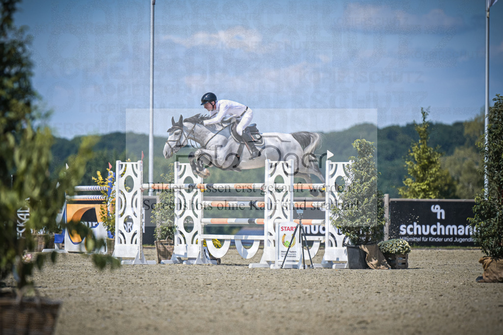 DOS_4168 | Entdecke hochwertige Reitturnierfotos von Foto Oger. Professionell, emotional und authentisch – jetzt Lieblingsmomente im Shop bestellen.Deutschlandweite Turnierfotografie. - Realisiert mit Pictrs.com