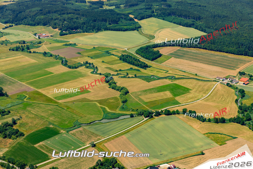 Das Luftbild zeigt : Greißing Geiselhöring - Die Luftaufnahme wurde 2023 vom UL-Flugzeug aus erstellt ( keine Drohne ) - Hochauflösende Luftaufnahme - Für grossformatige Ausdrucke geeignet. Die Geschenkidee !Mit Lizenz und Bildrechte bestellbar