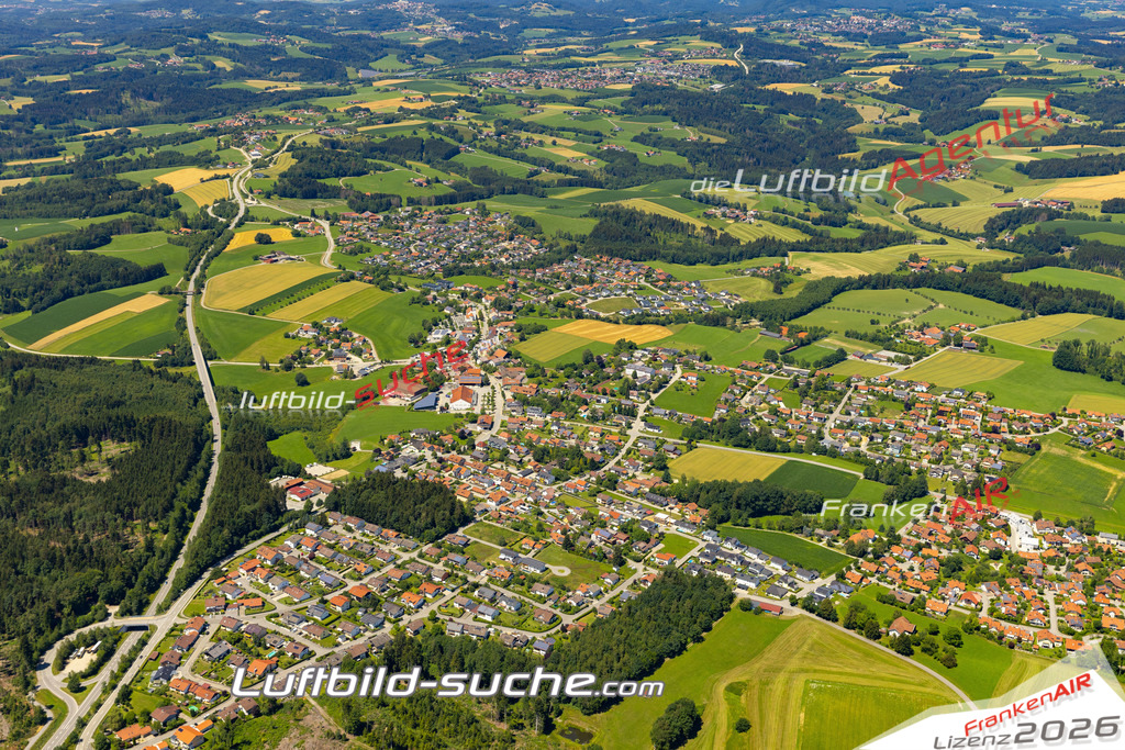 Aktuelles Luftbild von  Ruderting - Die Luftaufnahme wurde 2022 mittels UL-Flugzeug erstellt ( keine Drohne ) - hochauflösende Kamera-Systeme von  Canon -Beste Qualität - Für grossformatige Ausdrucke geeignet. Die Geschenkidee !