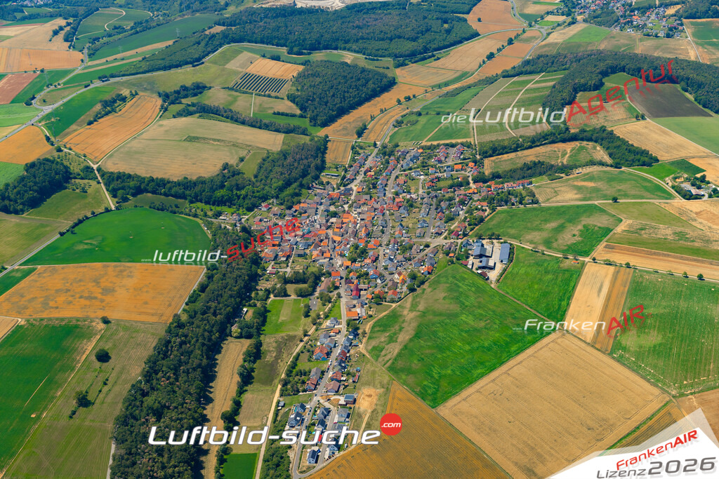 Das Luftbild zeigt : Tiefenthal Erlenbach bei Marktheidenfeld - Die Luftaufnahme wurde 2023 vom UL-Flugzeug aus erstellt ( keine Drohne ) - Hochauflösende Luftaufnahme - Für grossformatige Ausdrucke geeignet. Die Geschenkidee !Mit Lizenz und Bildrechte bestellbar