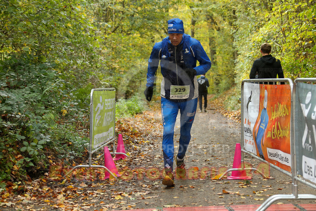 251026_1431_EX1_4168 | Sportfotografie im Rhein-Sieg Kreis, Köln, Bonn, NRW, Rheinland Pfalz, Hessen, etc. Unser Tätigkeitsfeld umfasst den Laufsport vom Volkslauf über den Marathon, Duathlon, Triathon bis zum Ultralauf wie Kölnpfad Ultra oder Schindertrail.