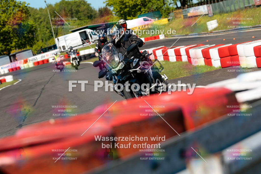 Moto-TeamOBK-21712 | Hier findet Ihr Bilder von Touristenfahrten auf der Nürburgring Nordschleife oder von anderen Veranstaltungen die ich besucht habe. Viel Spass beim Durch Schauen 