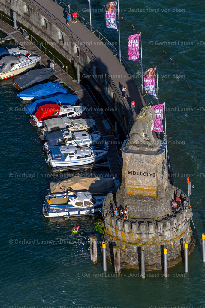 4032735 | LINDAU (BODENSEE) 12.06.2020 Sehenswürdigkeit und Tourismus- Attraktion des Geschichts- Denkmal " Bayerischer Löwe " in der Hafeneinfahrt an der Straße Römerschanze im Ortsteil Insel in Lindau (Bodensee) am Bodensee im Bundesland Bayern, Deutschland. Weiterführende Informationen bei: Lindau Tourismus und Kongress GmbH. // Tourist attraction of the historic monument " Bayerischer Loewe " on street Roemerschanze in the district Insel in Lindau (Bodensee) at Bodensee in the state Bavaria, Germany. Further information at: Lindau Tourismus und Kongress GmbH. Foto: Gerhard Launer