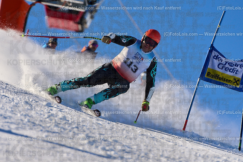 ALP4793_MASTERS-Cup_GS-A Herrn_Mestres Robert | (C)FotoLois.com, Alois Spandl. FIS Masters-Cup Wildschönau, Giant Slalom auf der Piste Schatzberg GS, Siegerehrung auf dem Dorfplatz Niederau, Sa 13. Januar 2024.