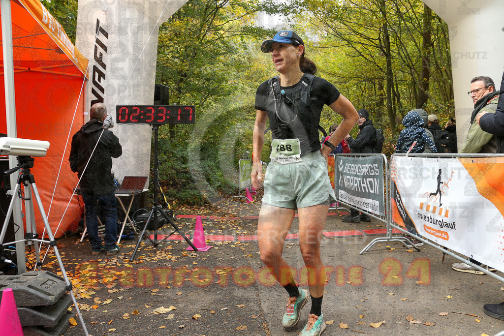 251026_1234_EX1_0738 | Sportfotografie im Rhein-Sieg Kreis, Köln, Bonn, NRW, Rheinland Pfalz, Hessen, etc. Unser Tätigkeitsfeld umfasst den Laufsport vom Volkslauf über den Marathon, Duathlon, Triathon bis zum Ultralauf wie Kölnpfad Ultra oder Schindertrail.