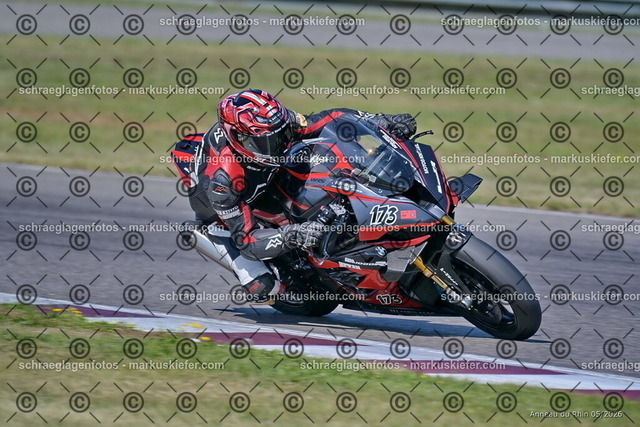 26BT02-0125 | markuskiefer.com - Realisiert mit Pictrs.com