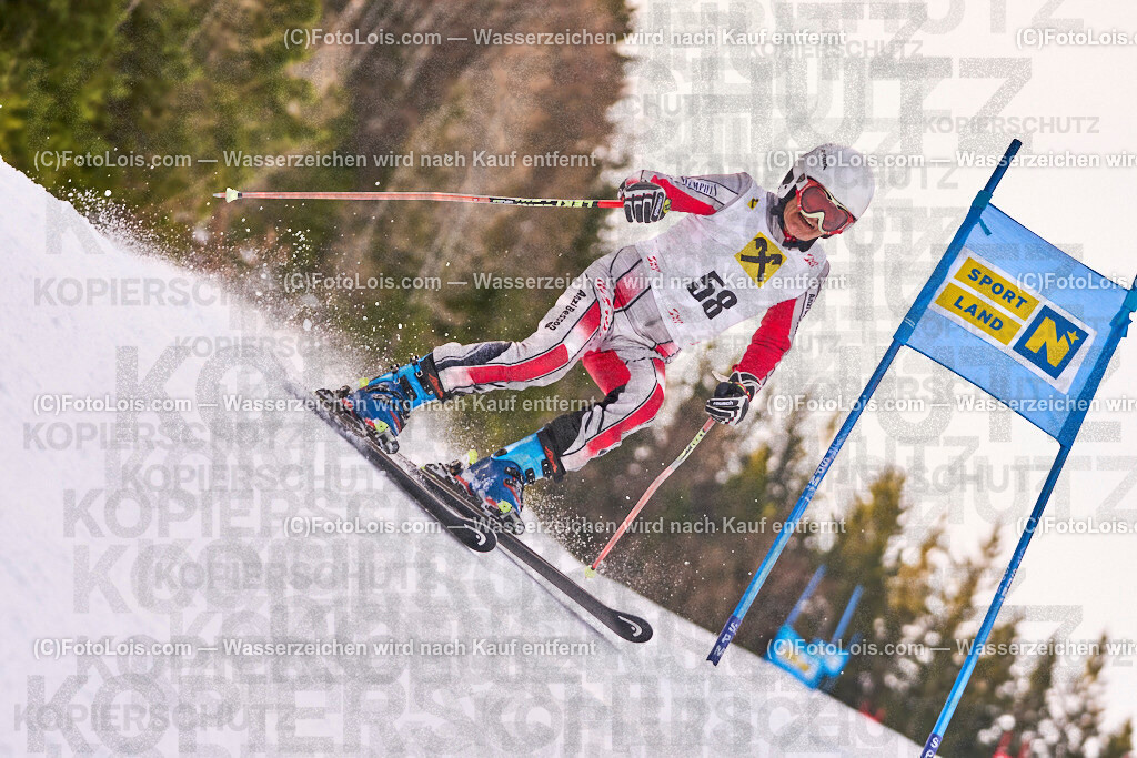 ALP0890_MastersCup-RTL-II_LKHF_Waerder Heinz | NÖ Raiffeisen MastersCup, Jugend - Damen - Herren, Riesentorlauf-Rennen 2 auf der Fuchswaldpiste in Lackenhof am Ötscher, durchführender Verein: Schiklub Lackenhof, So 9. Februar 2025.