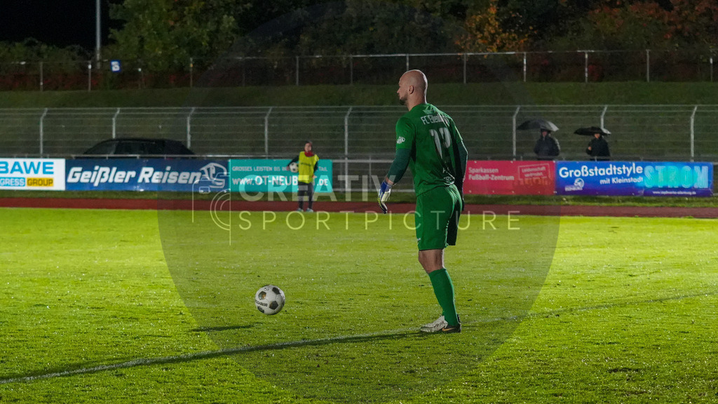 Fußball, Herren, Saison 2025/2026, Regionalliga Nordost, 12. Spieltag, FC Eilenburg vs. FSV 63 Luckenwalde, Freitag 17.10.2025, Ilburgstadion Eilenburg, | Fußball, Herren, Saison 2025/2026, Regionalliga Nordost, 12. Spieltag, FC Eilenburg vs. FSV 63 Luckenwalde, Freitag 17.10.2025, Ilburgstadion Eilenburg, Im Bild: Jakob Pieles (Eilenburg) - Realisiert mit Pictrs.com
