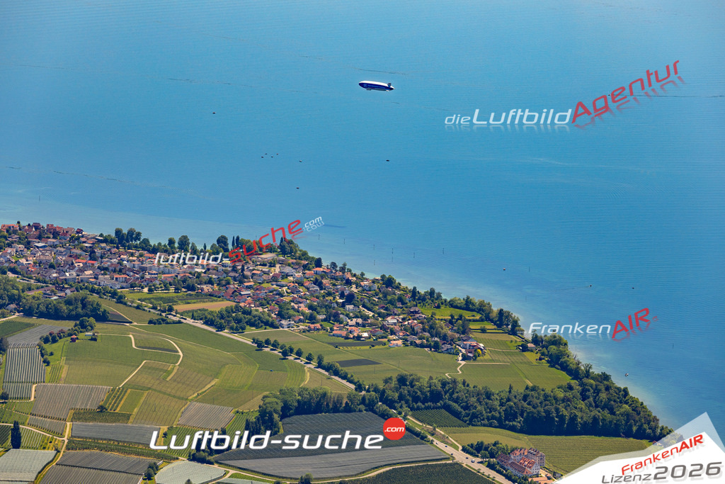 Das Luftbild zeigt :  Immenstaad am Bodensee - Die Luftaufnahme wurde 2024 vom UL-Flugzeug aus erstellt ( keine Drohne ) - Hochauflösende Luftaufnahme - Für grossformatige Ausdrucke geeignet. Die Geschenkidee !Mit Lizenz und Bildrechte bestellbar