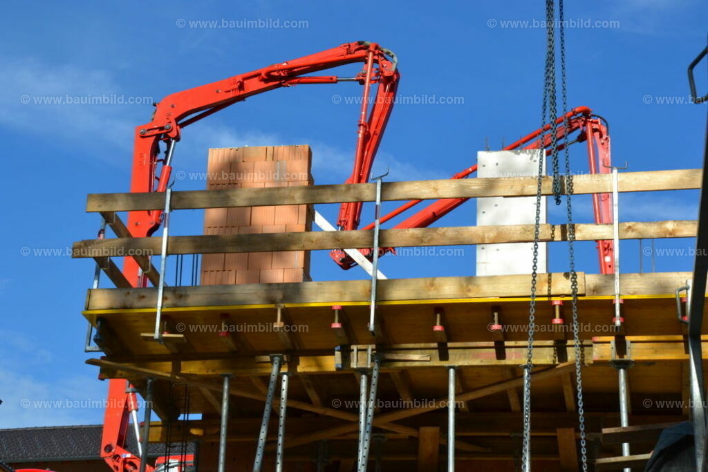bib-lg04-betonarbeiten-0640 | Nach LV-Leistungsgruppen sortierte Detailfotos über den Bau eines Hauses. Alle Hausbau-Bilder direkt vom Urheber und Autor der Website Haus-Selber-Bauen.com
