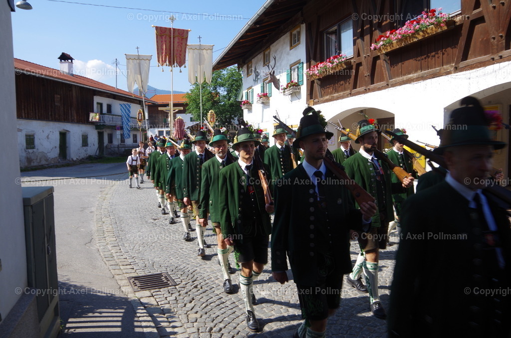 IMGP3423 | fotografiert von Axel PollmannLeonhardi Wallfahrt Benediktbeuern und Murnau, Fronleichnam, Fasching, Landschaft im Loisachtal und Benediktbeuern  - Realisiert mit Pictrs.com