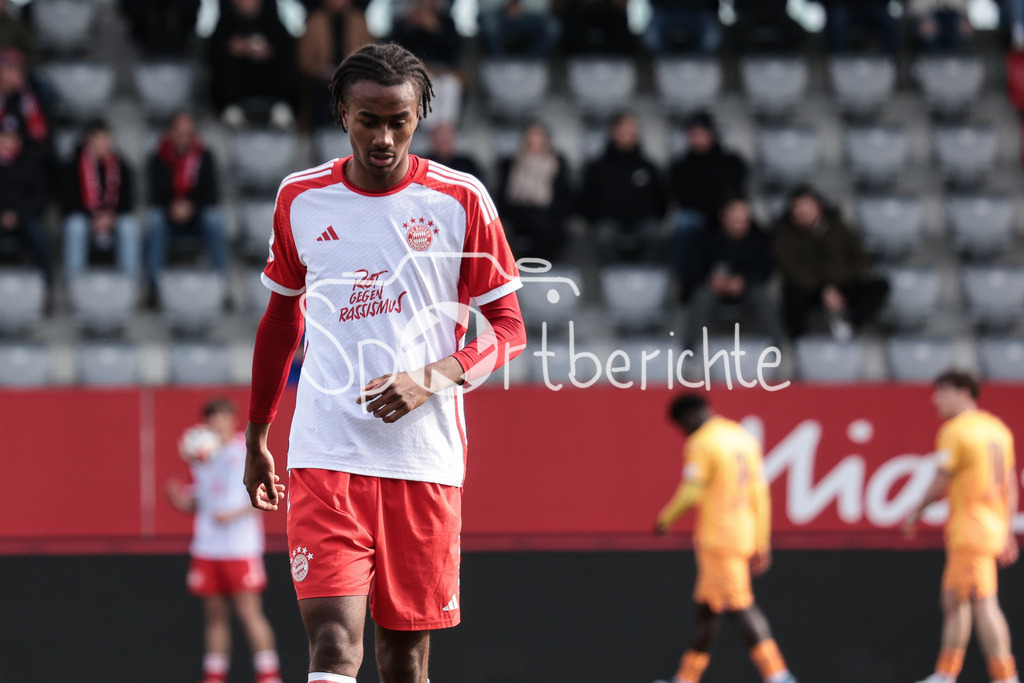 FC Bayern München U19 - TSG 1899 Hoffenheim U19 | Jonah KUSI-ASARE (FCB #9) in Aktion ( Freisteller / Einzelfoto