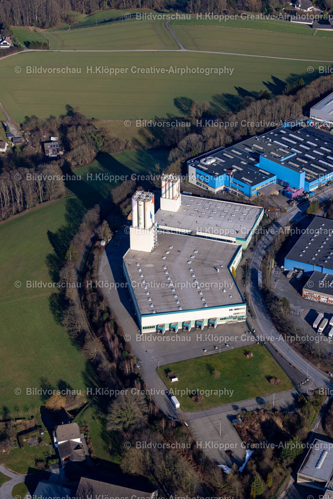Luftbild Wülfrath-8670 | Luftbildfotografie Gebäude und Produktionshallen auf dem Fabrikgelände " Jonas Farben GmbH " an der Dieselstraße in Wülfrath im Bundesland Nordrhein-Westfalen, Deutschland - Realisiert mit Pictrs.com