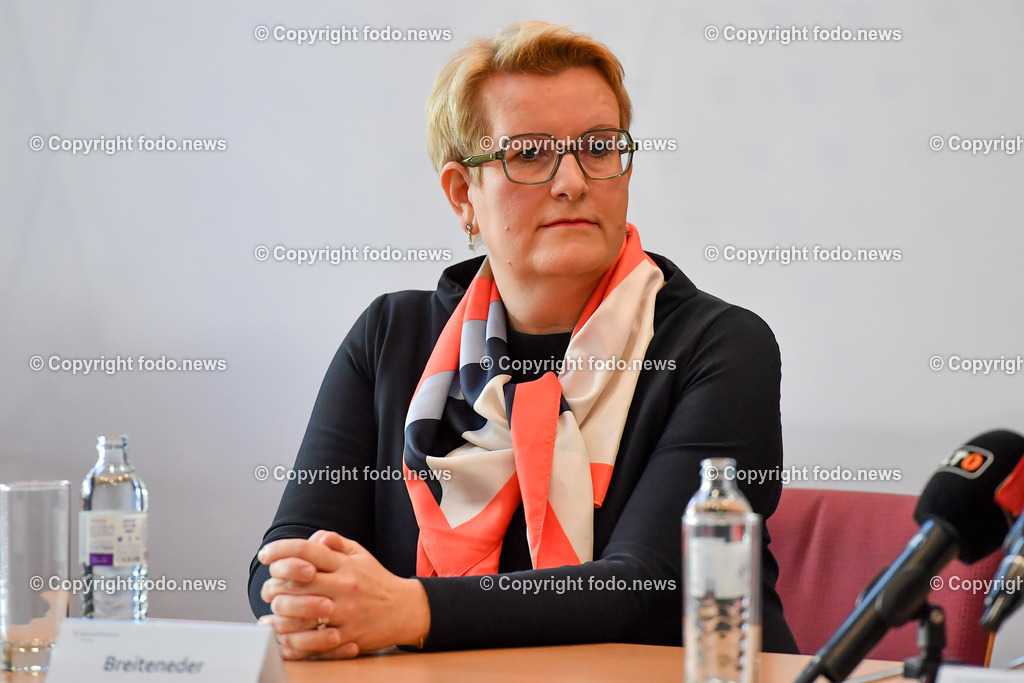 Landespolizeidirektion Ooe_ Pressekonferenz Festnahmen Halloween Nacht 2022_ 27.12.2022-12 | 27.12.2022, Landespolizeidirektion Oberoesterreich, AUT, Pressekonferenz Festnahmen Halloween Nacht 2022, im Bild Ulrike Breiteneder (Staatsanwaltschaft Linz)