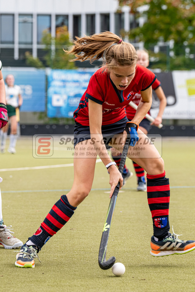 SFE_20231021_0192 | Deutsche Meisterschaft Weibliche U16 Halbfinale Uhlenhorst Mülheim - Berliner HC am 21.10.2023 in Köln (Düsseldorfer Hockeyclub 1905 e.V.), Photo: Stephan Fehrmann 2023 (Sports-Gallery)