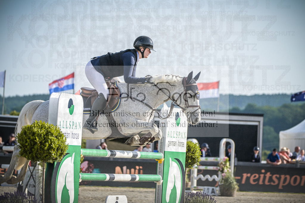 DOS_8864 | Entdecke hochwertige Reitturnierfotos von Foto Oger. Professionell, emotional und authentisch – jetzt Lieblingsmomente im Shop bestellen.Deutschlandweite Turnierfotografie. - Realisiert mit Pictrs.com