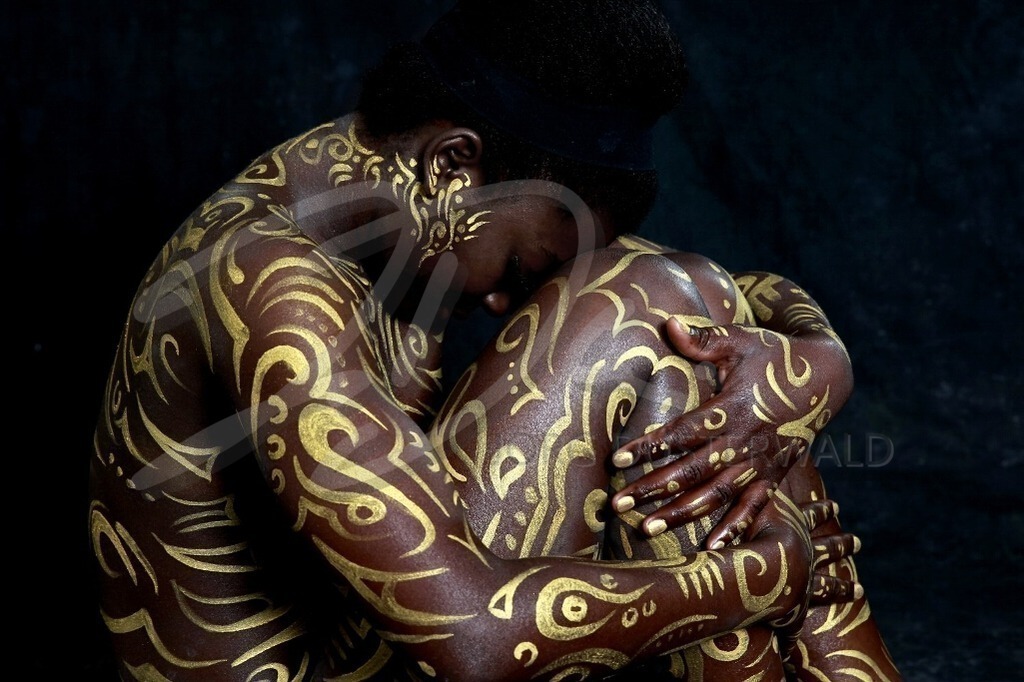 Bodypainting-GOLD_0390 | #002 | Modell: Clémentine | Foto: Tschiponnique Skupin - Realisiert mit Pictrs.com