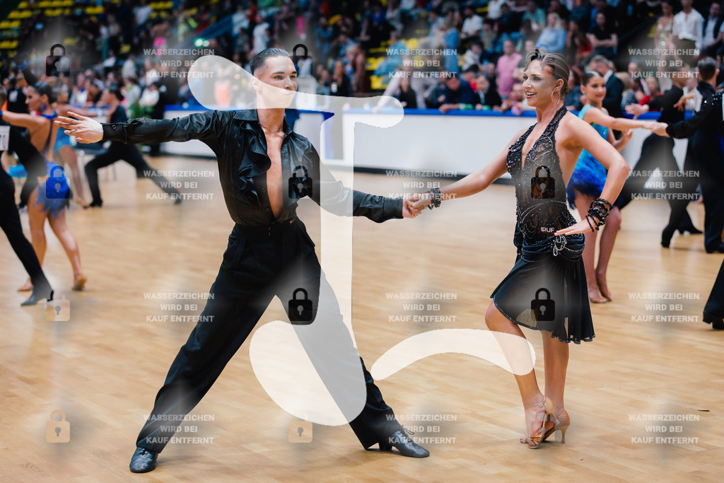 Hessen Tanzt WDSF Open Youth Latin 9th (75) Anton Tsarenko _ Viktoria Tsarenko (TSC dancepoint Königsbrunn)-2025-05-17-0646 | Webshop for digital downloads and prints of dance sport, event & show photographer Julian Link - Realisiert mit Pictrs.com