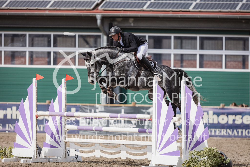 230411_Mühlen_03SprPf-L-456 | Deine schönsten Turniermomente als professionelle Fotos! Entdecke hochwertige Pferdesport-Fotografie im Online-Shop. Jetzt Fotos finden & bestellen!
