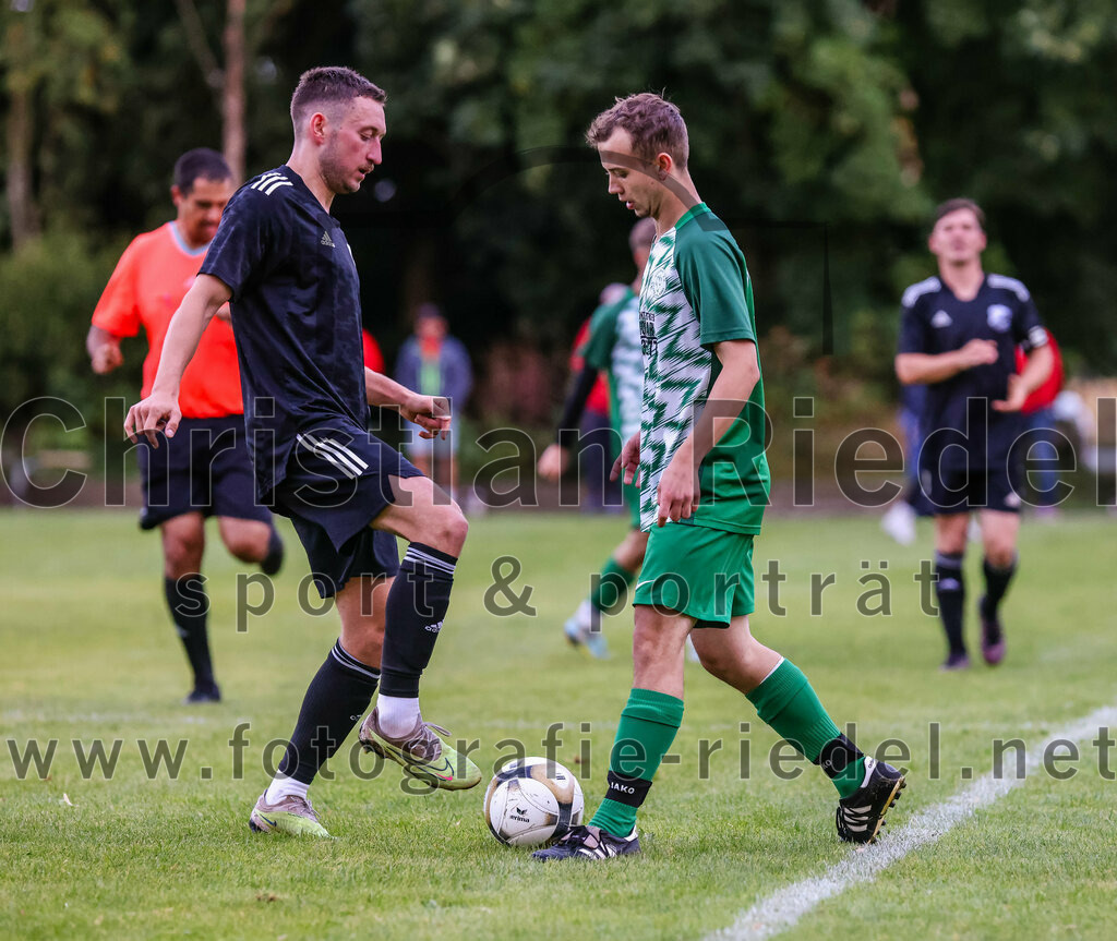 2023-07-25_023_SpVgg_Neuching_gegen_FC_Finsing | Neuching, Deutschland, 25.07.2023:
Fußball, A-Klasse 2023 / 2024, Toto Pokal, SpVgg Neuching gegen FC Finsing, Endergebnis: 2:4

Kilian Schmitt (FC Finsing, #8), Manuel Fellermair (SpVgg Neuching, #14)

Foto: Christian Riedel / fotografie-riedel.net