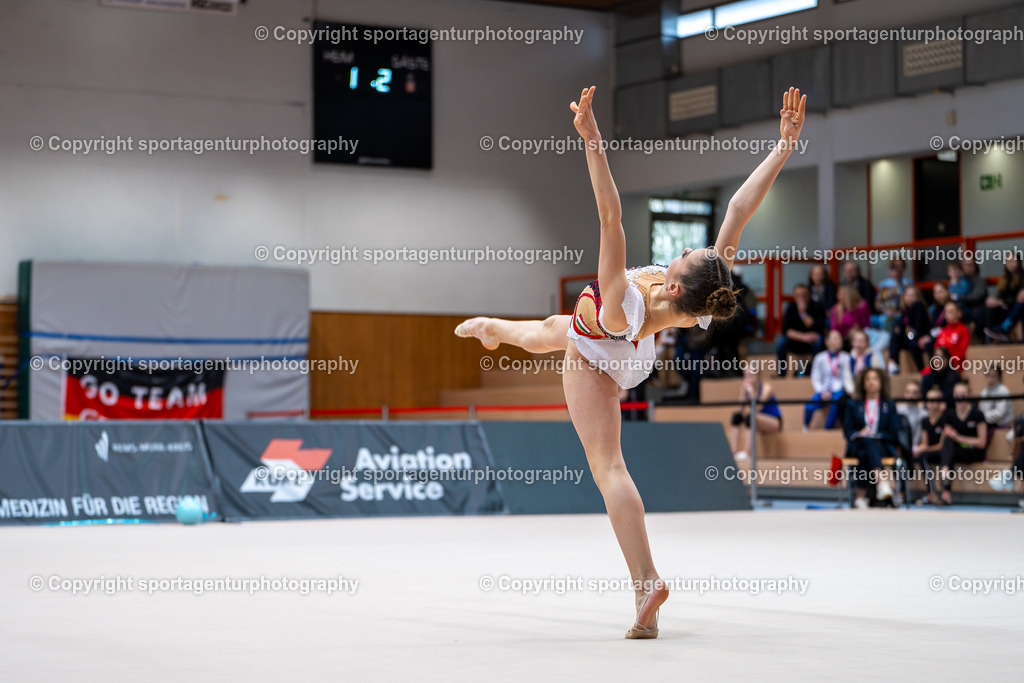 Z7A_3004 | HUN Vivien Peter Gymnastik International 2026 in der Sporthalle Schmiden in Fellbach (Deutschland).Foto: Klaus Gruber / sportagenturphotography - Realisiert mit Pictrs.com