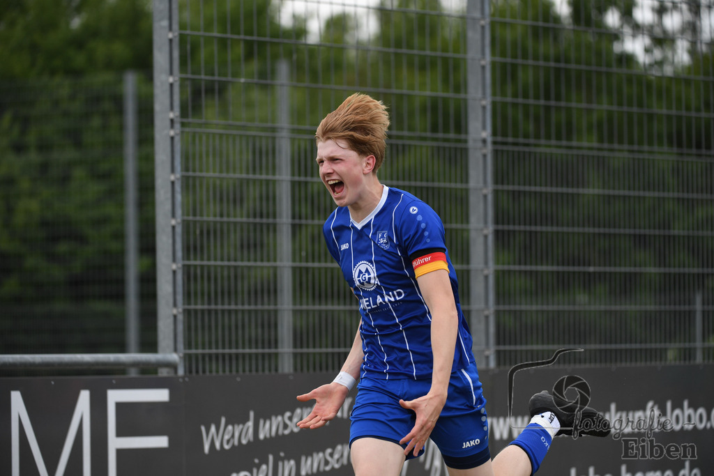 FC Rastede-JSG Esens/Dornum | B-Jugend Bezirksliga; FC Rastede (blau)-JSG Esens/Dornum (weiß) am 24.05.2025 in Rastede (Sportanlage Kötterswegs), Photo: Philip Eiben 2025 - Realisiert mit Pictrs.com