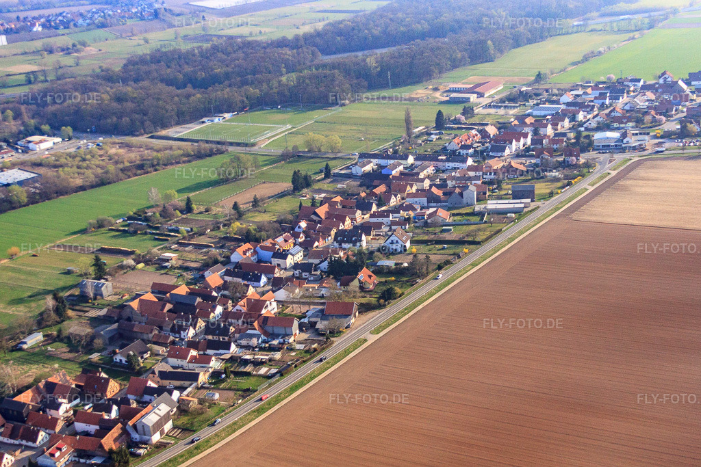 Luftbild: Brehmstr im Ortsteil Minderslachen in Kandel im Bundesland Rheinland-Pfalz in Deutschland. Foto: IMG_49364.jpg vom 28.03.2012 durch Werner Riehm/FLY-FOTO.de